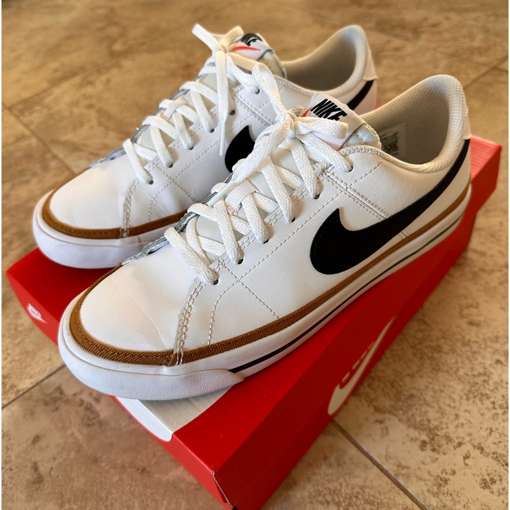 Nike Court Legacy